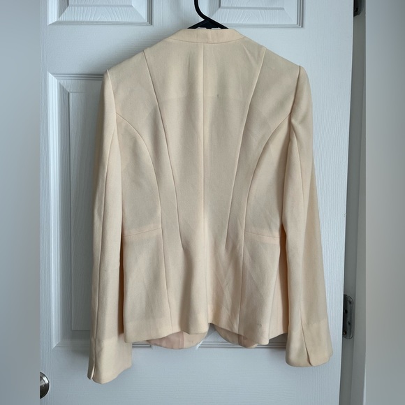 Light yellow jacket - Picture 2 of 6